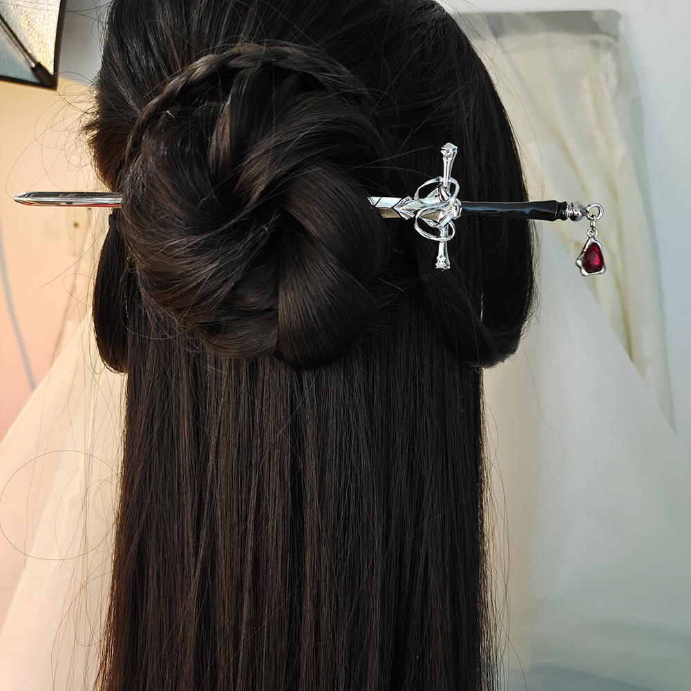 Hair Fork Stick - ปิ่นปักผมรูปดาบจีนโบราณ วัสดุโลหะ ดีไซน์สวยงาม เหมาะสำหรับชุดฮั่นฝู ของตกแต่งคอสเพลย์โบราณ เครื่องประดับผมทรงบัน