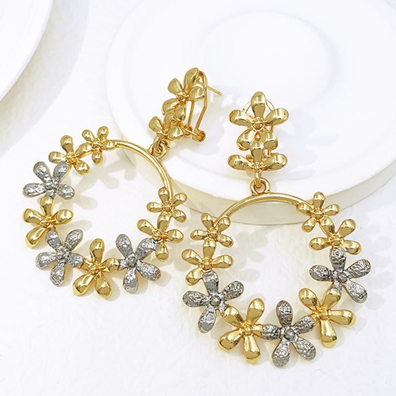 Women'S Accessories Trends 2026 - ต่างหูห้อยขนาดใหญ่สำหรับผู้หญิง ชุบทอง 18K เครื่องประดับแฟชั่น ต่างหูดอกไม้ขนาดใหญ่สไตล์ดูไบ เครื่องประดับสำหรับใส่ในชีวิตประจำวัน
