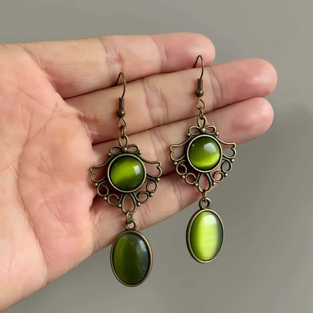 Women'S Victorian Era Accessories - ต่างหูห้อยประดับโอปอลสีเขียวลายฉลุสไตล์วิคตอเรียนย้อนยุคสำหรับผู้หญิง เหมาะสำหรับงานปาร์ตี้ฮาโลวีน งานพิธีกรรมแบบเพแกน หรือเครื่องประดับสไตล์แม่มด