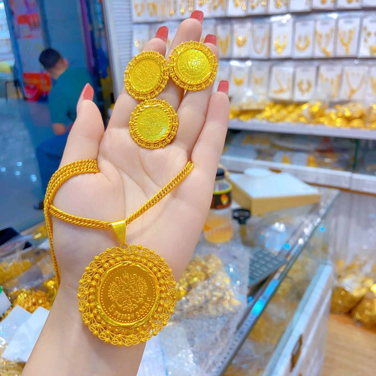 Women Accessories Dubai - ใหม่24K เครื่องประดับดูไบเจ้าสาวสร้อยคองานแต่งงานแหวนผู้หญิงของขวัญแฟชั่นชุดสามชิ้น YY10248
