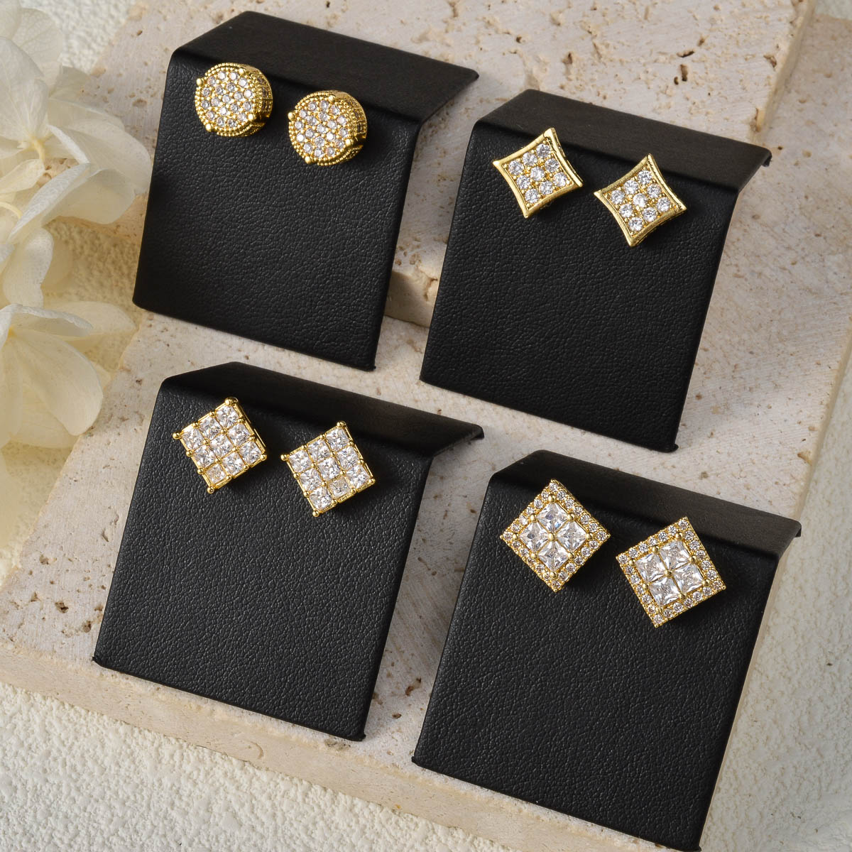 Diana Baby Gold สีต่างหูเจ้าสา - Women Accessories Dubai บทวิจารณ์และราคา