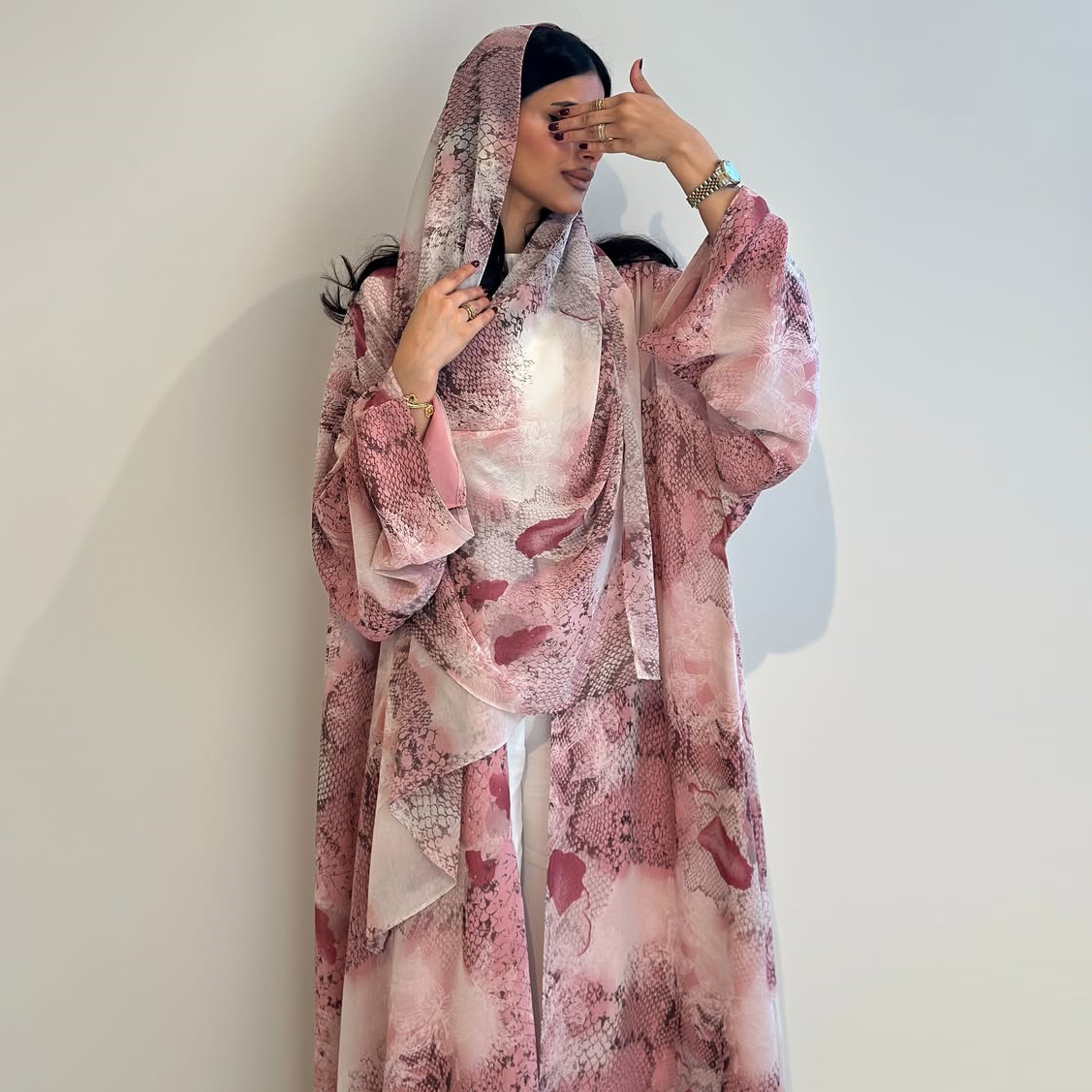 ชุดเดรสยาวสำหรับผู้หญิงมุสลิมใ - Women Accessories Dubai บทวิจารณ์และราคา