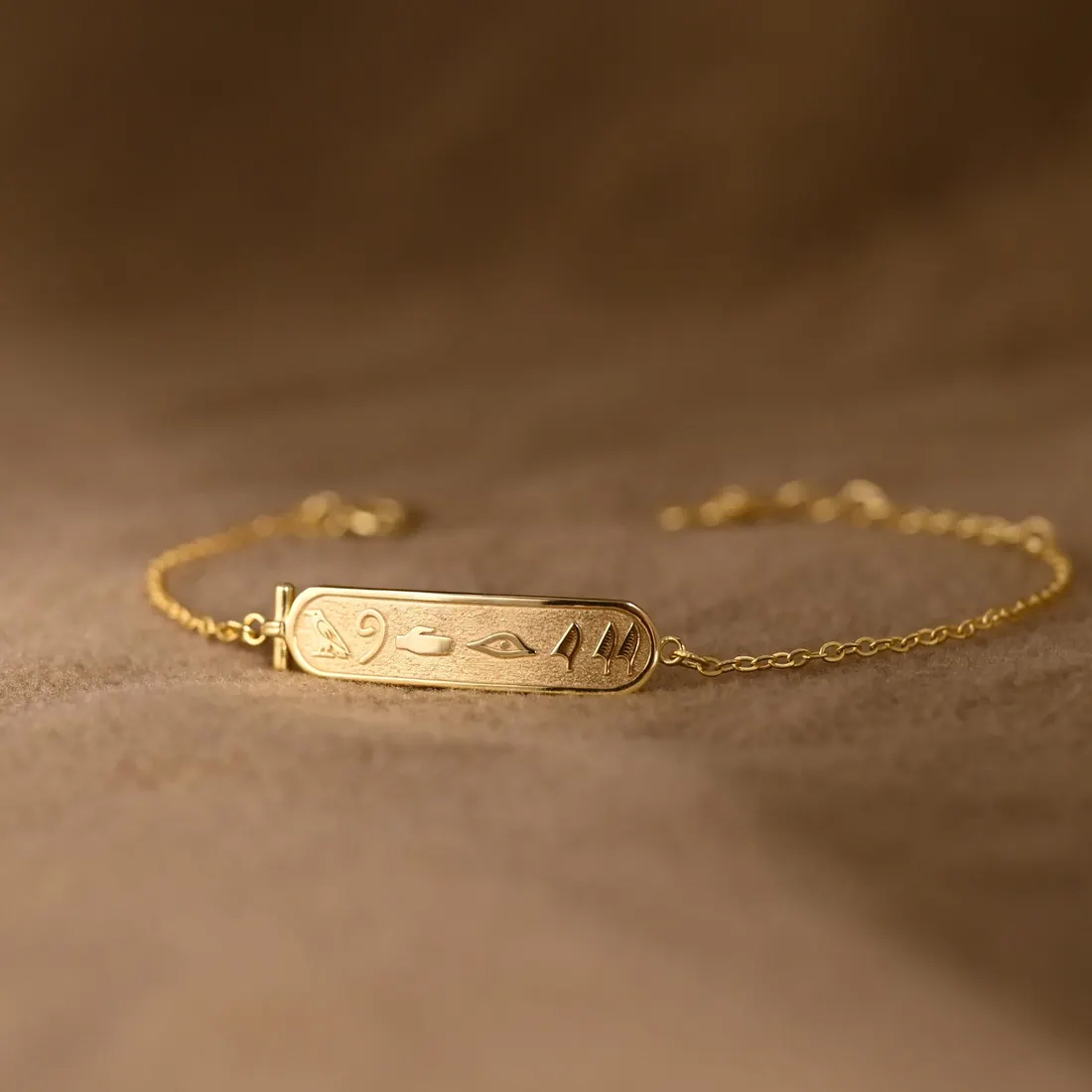 กำไลข้อมือชื่อภาษาอียิปต์แบบกำ - Women Accessories Egypt บทวิจารณ์และราคา
